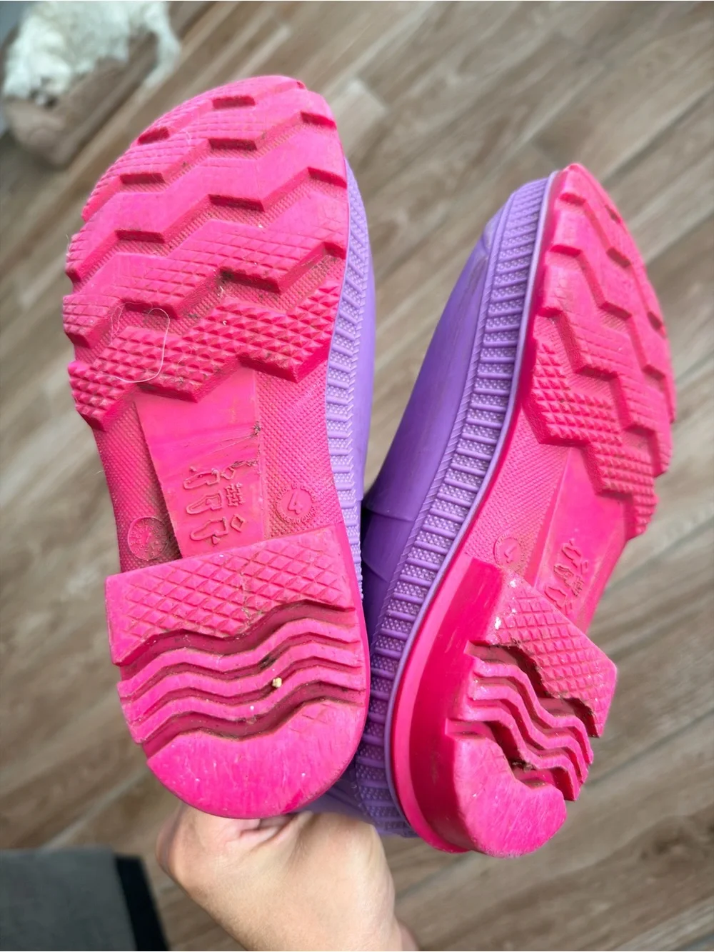 Kamik Girl's Purple Pink Waterproof Pull-on Rain Boots - size 4 Youth